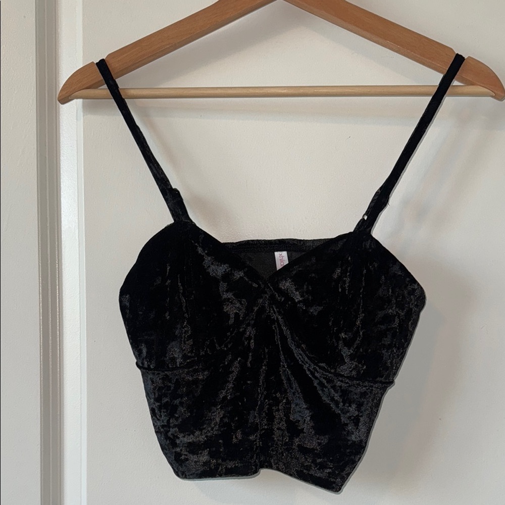 Xhilaration Black Fitted Crop Camisole